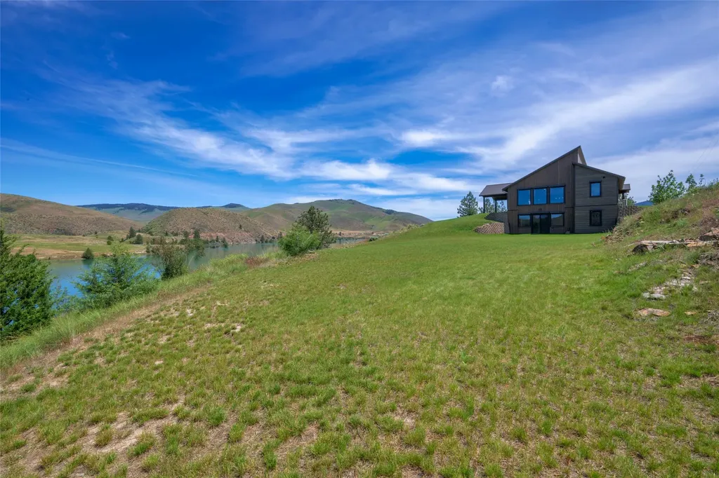 9701 Mt Highway 200 Dixon MT 59831