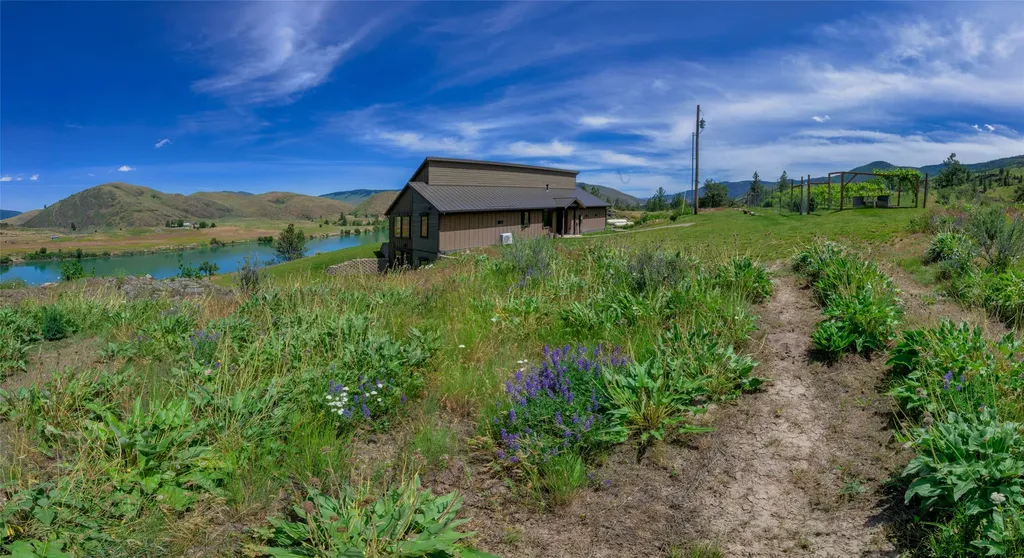 9701 Mt Highway 200 Dixon MT 59831