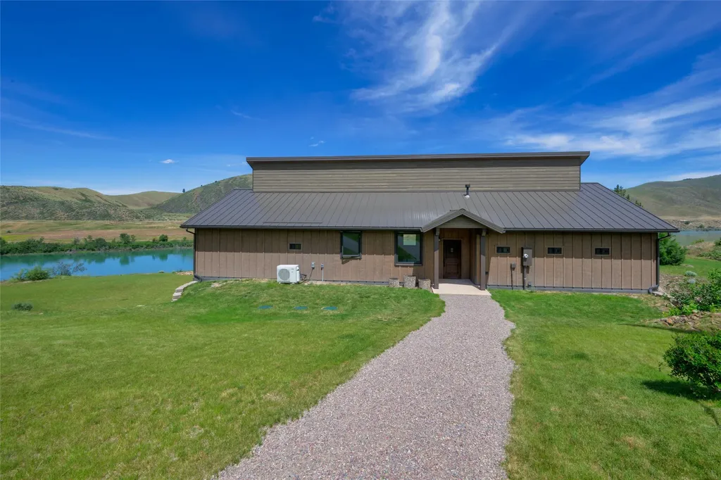 9701 Mt Highway 200 Dixon MT 59831