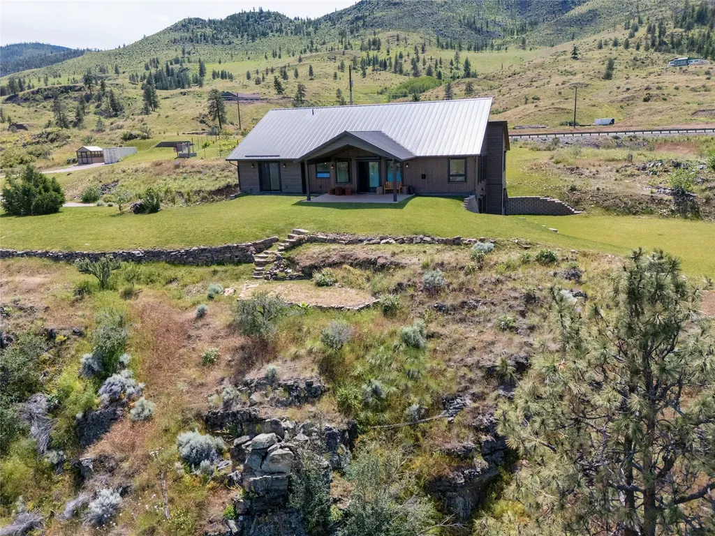 9701 Mt Highway 200 Dixon MT 59831