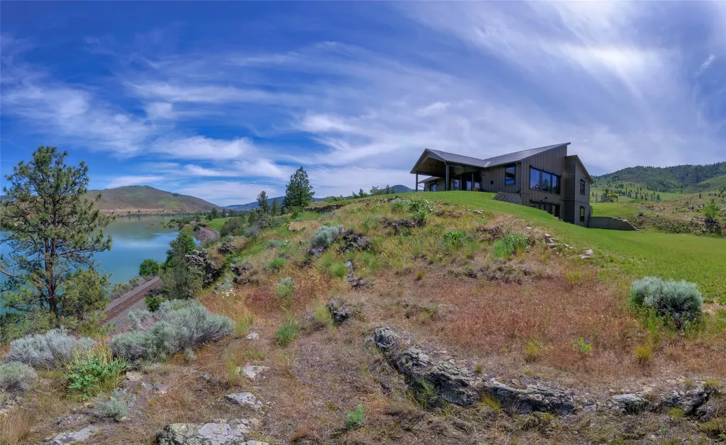 9701 Mt Highway 200 Dixon MT 59831