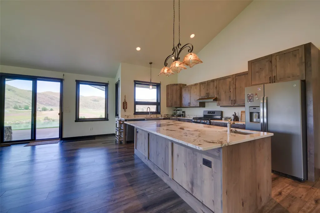 9701 Mt Highway 200 Dixon MT 59831
