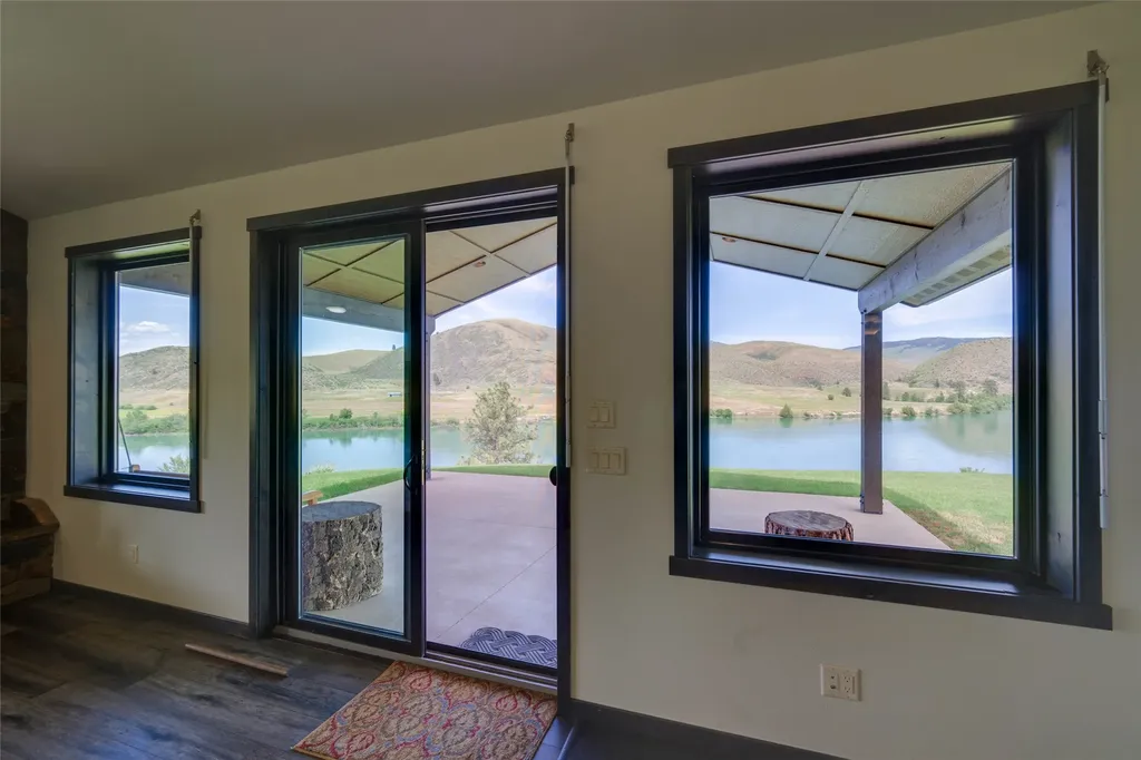 9701 Mt Highway 200 Dixon MT 59831