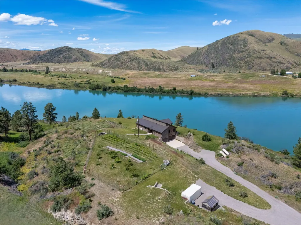 9701 Mt Highway 200 Dixon MT 59831