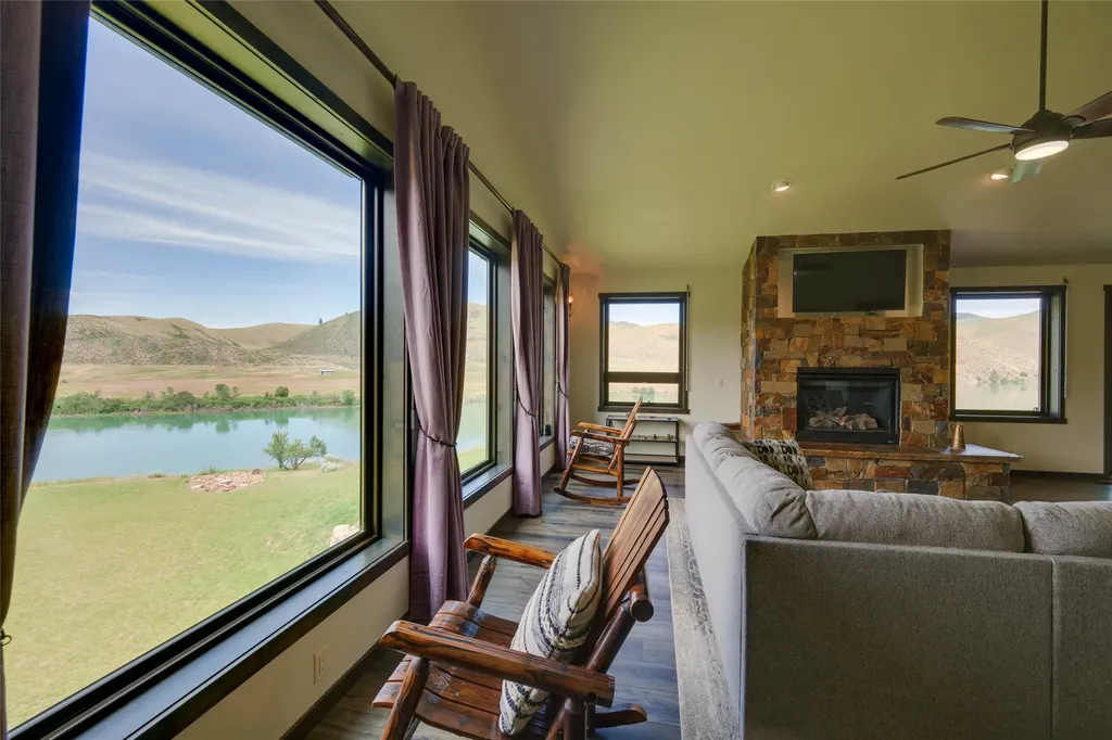 9701 Mt Highway 200 Dixon MT 59831