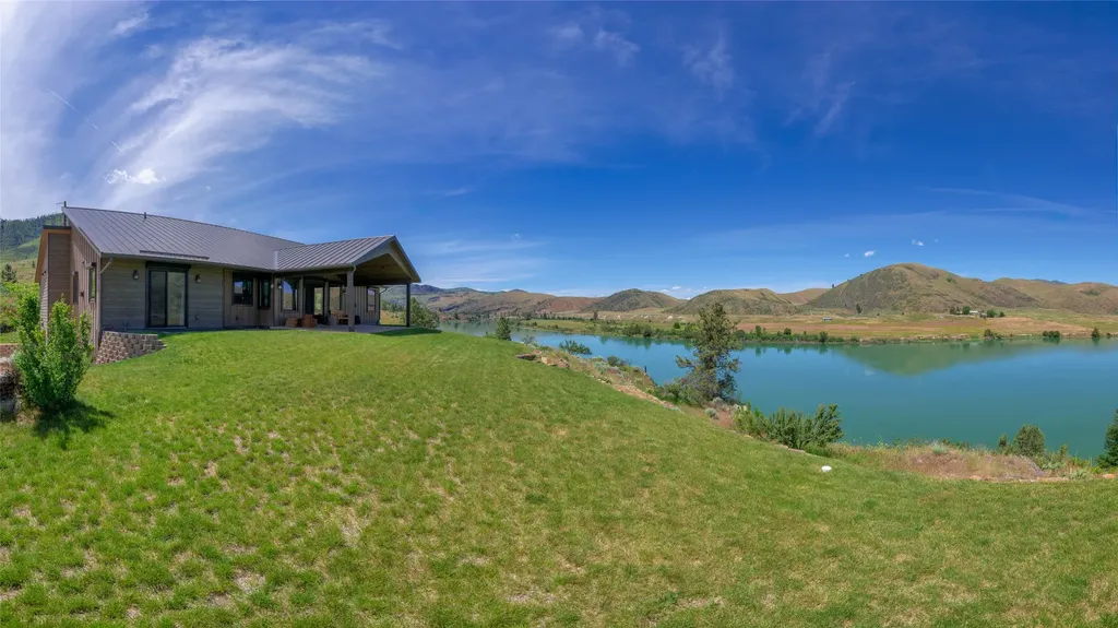 9701 Mt Highway 200 Dixon MT 59831