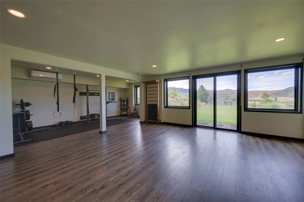 9701 Mt Highway 200 Dixon MT 59831