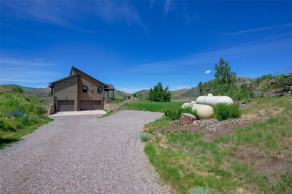 9701 Mt Highway 200 Dixon MT 59831