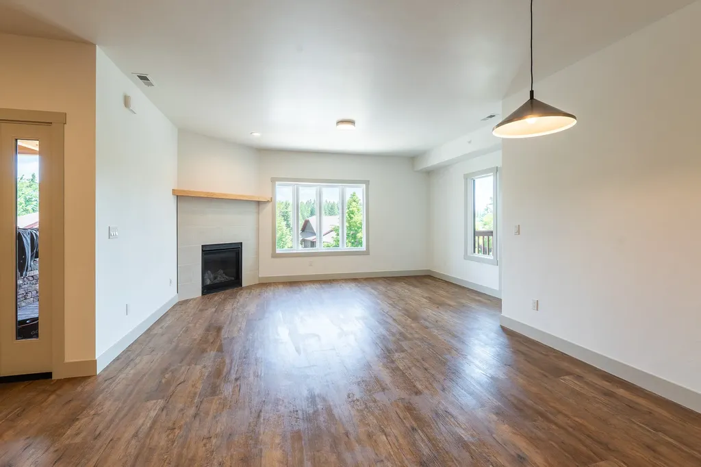 6221 & 6223 Shiloh Avenue Whitefish MT 59937