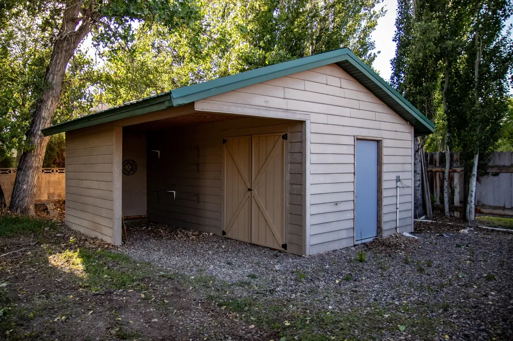 18 Park Garden Estate Great Falls MT 59404