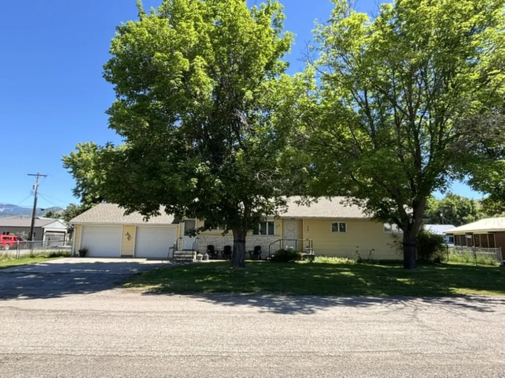 206 W Stanton Street Plains MT 59859