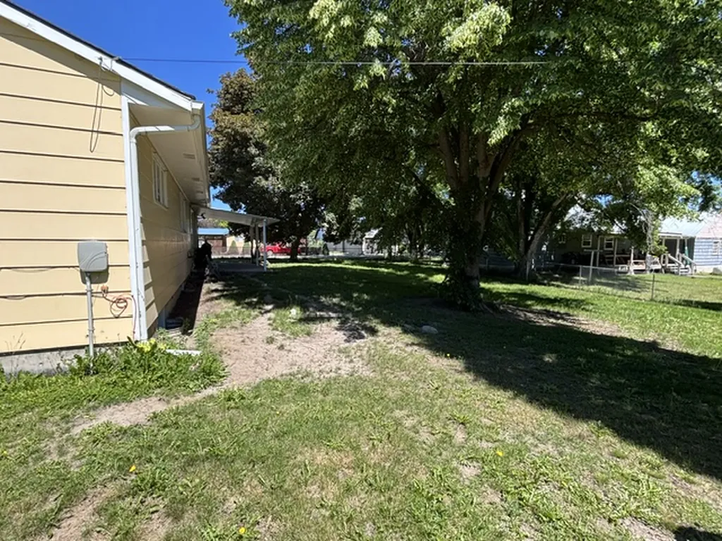 206 W Stanton Street Plains MT 59859