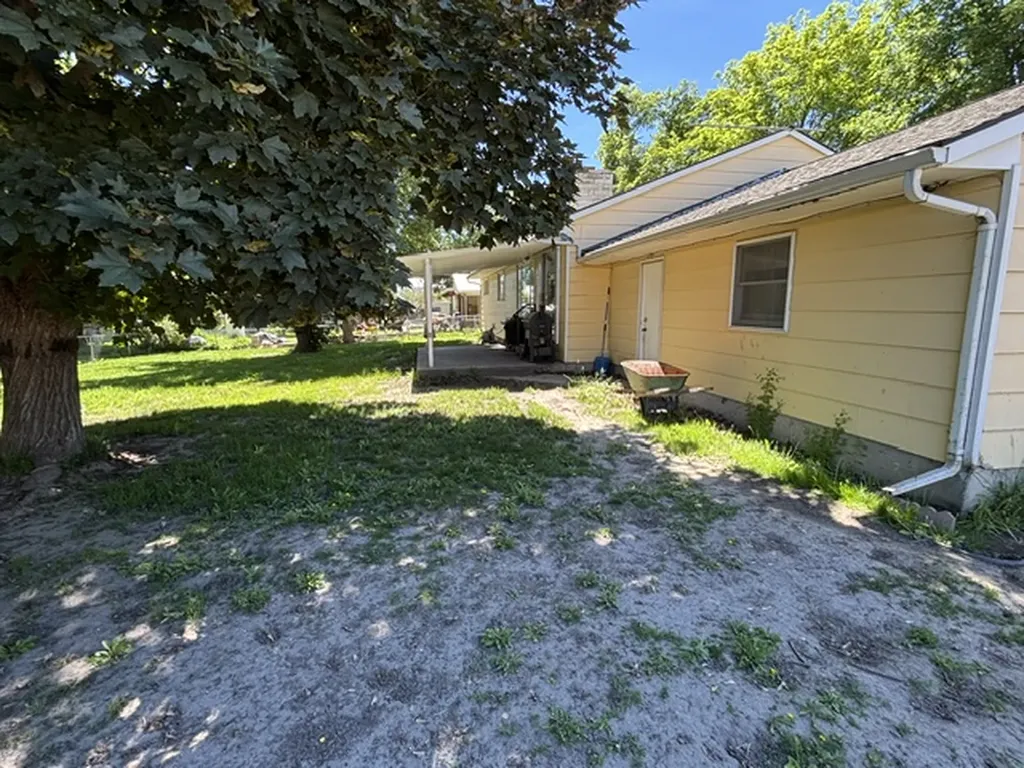 206 W Stanton Street Plains MT 59859