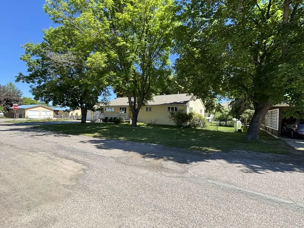 206 W Stanton Street Plains MT 59859