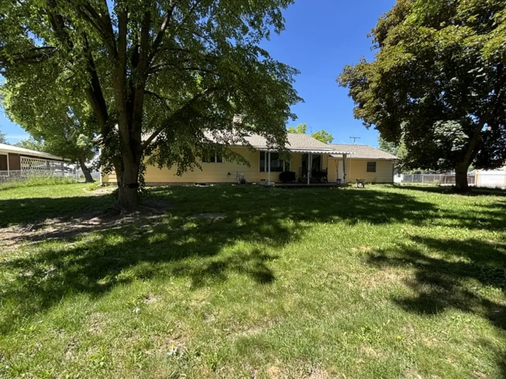 206 W Stanton Street Plains MT 59859