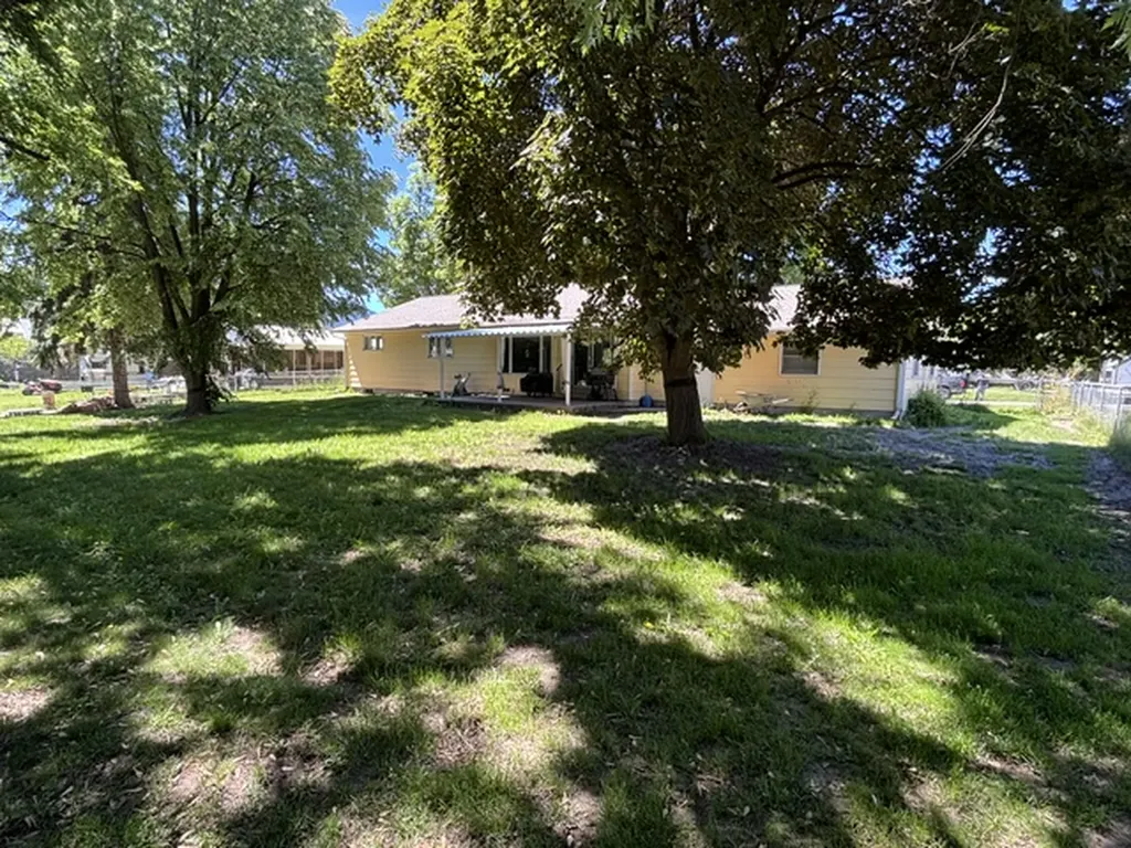 206 W Stanton Street Plains MT 59859