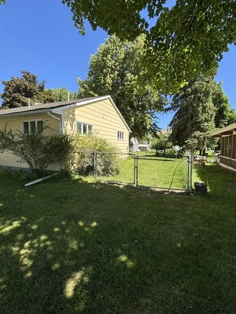 206 W Stanton Street Plains MT 59859