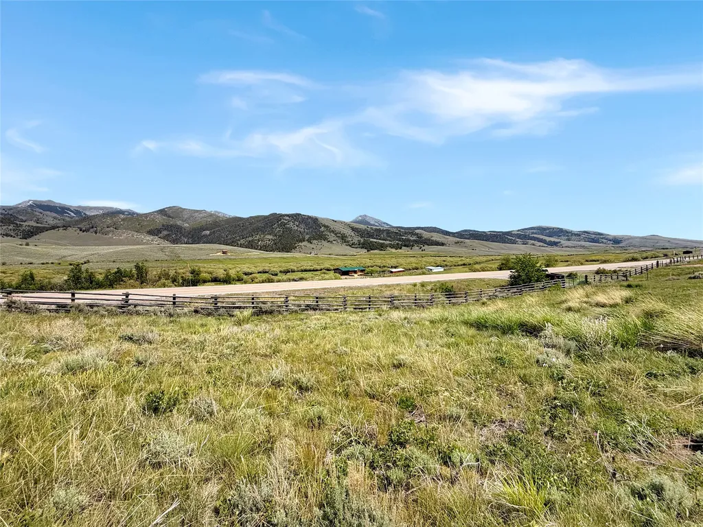 9363 Pioneer Mountain Scenic By-way Polaris MT 59746