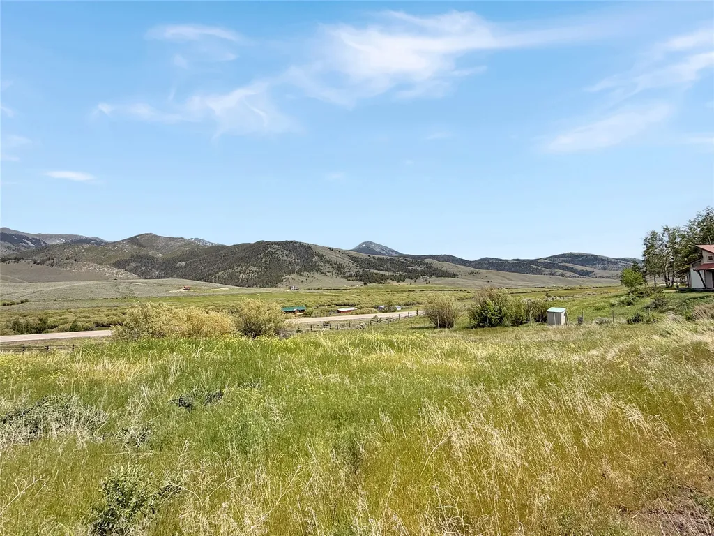 9363 Pioneer Mountain Scenic By-way Polaris MT 59746
