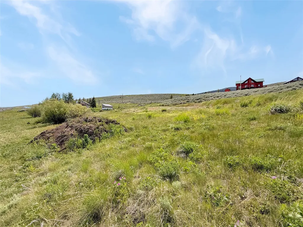 9363 Pioneer Mountain Scenic By-way Polaris MT 59746