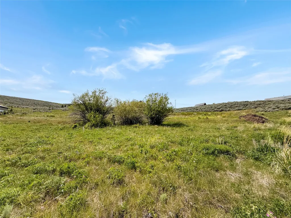 9363 Pioneer Mountain Scenic By-way Polaris MT 59746