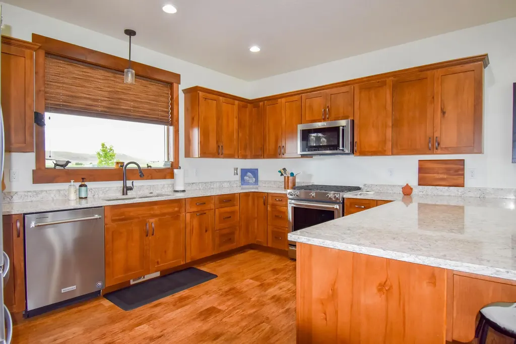 40800 Stinger Road Ronan MT 59864
