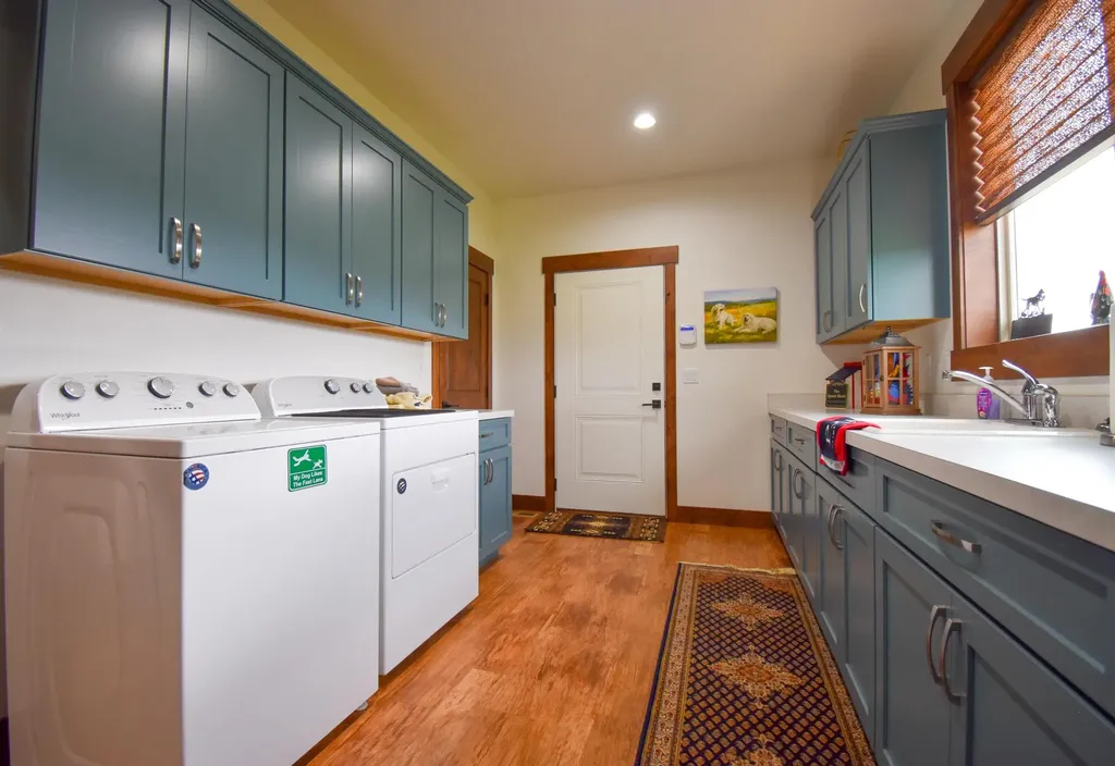 40800 Stinger Road Ronan MT 59864