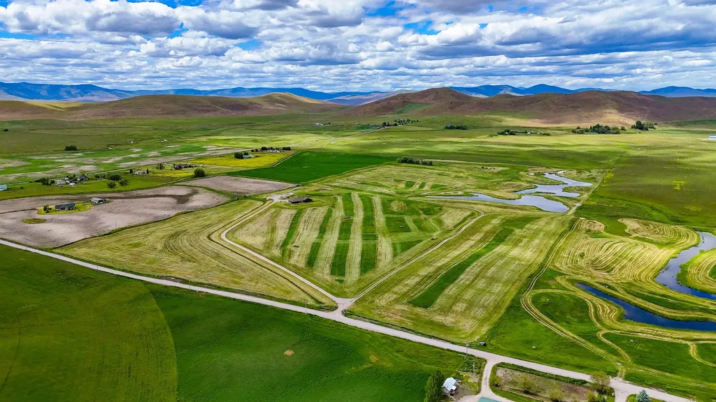 40800 Stinger Road Ronan MT 59864