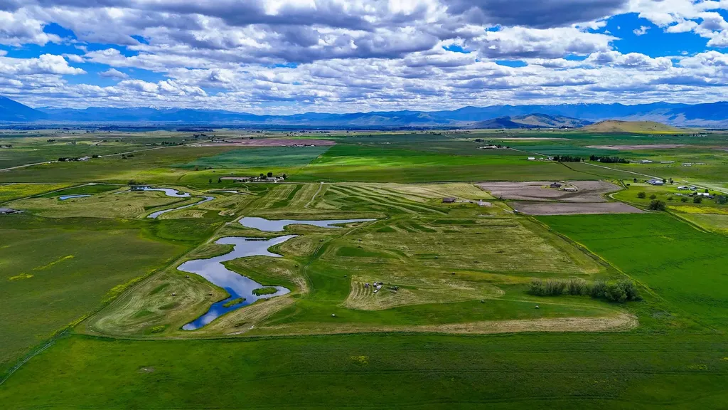 40800 Stinger Road Ronan MT 59864