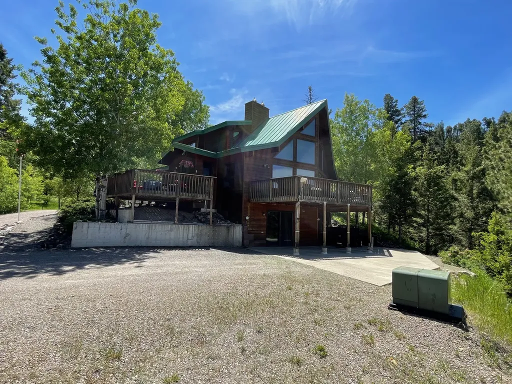 1623 Herrin Lake Road Lincoln MT 59639