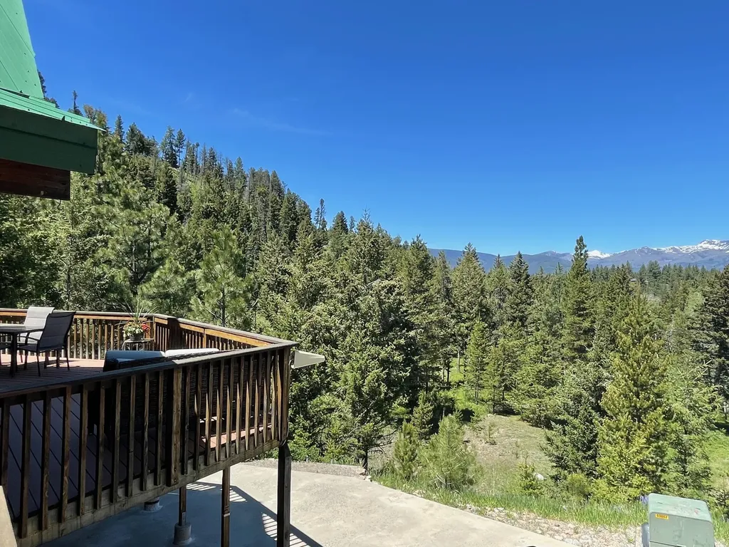 1623 Herrin Lake Road Lincoln MT 59639