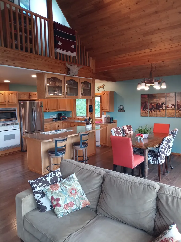1623 Herrin Lake Road Lincoln MT 59639