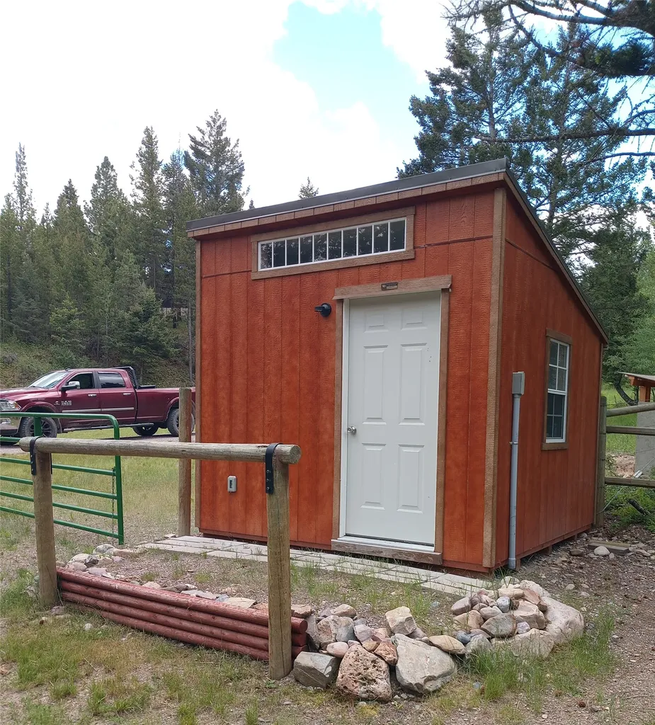 1623 Herrin Lake Road Lincoln MT 59639