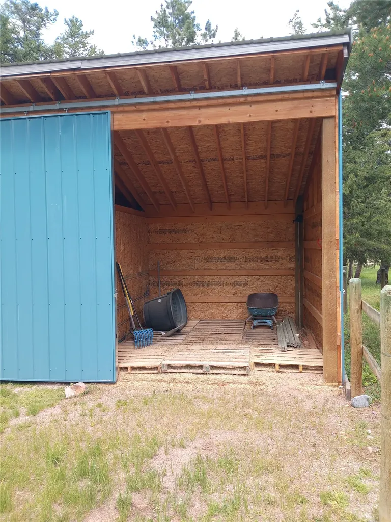 1623 Herrin Lake Road Lincoln MT 59639