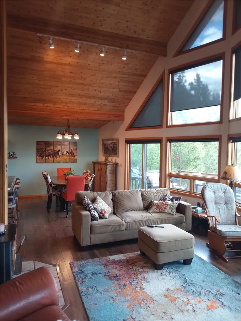 1623 Herrin Lake Road Lincoln MT 59639