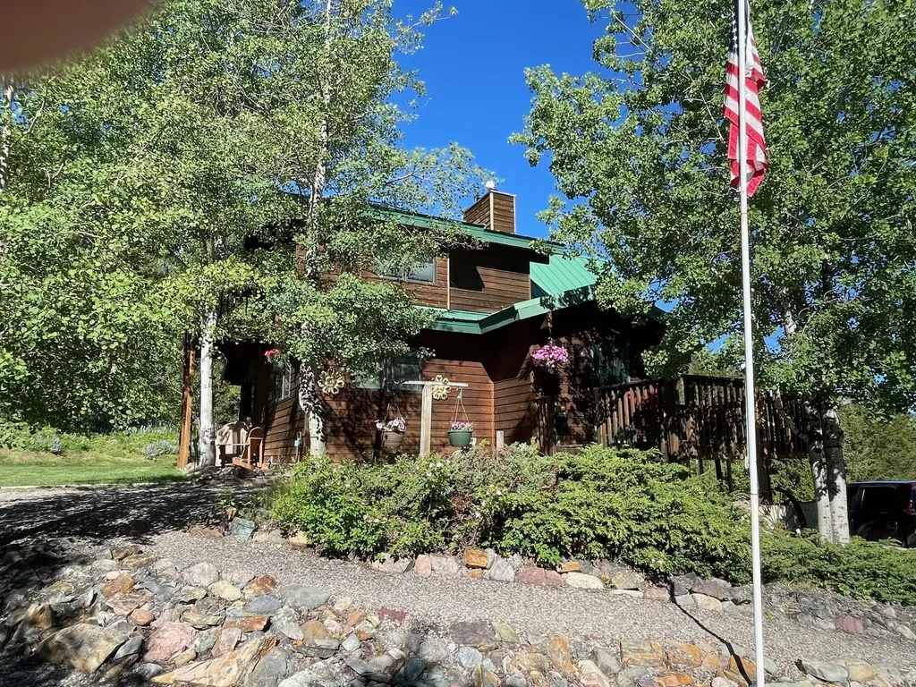 1623 Herrin Lake Road Lincoln MT 59639