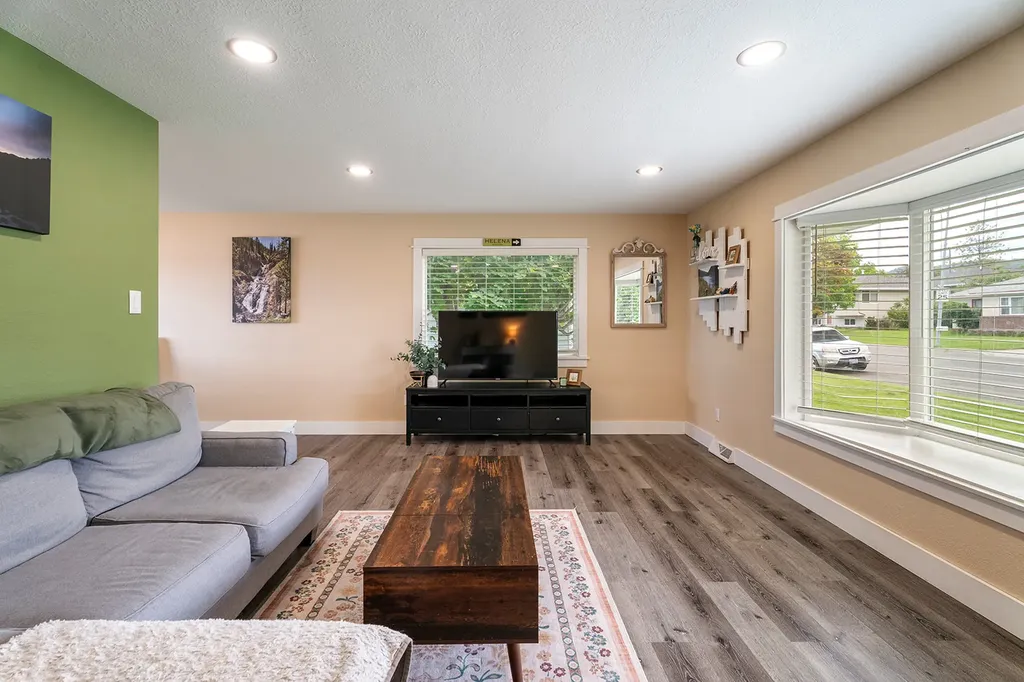1318 Peosta Avenue Helena MT 59601