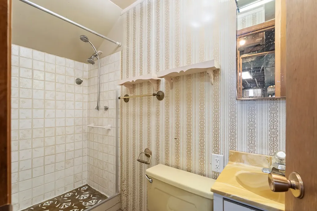 1318 Peosta Avenue Helena MT 59601