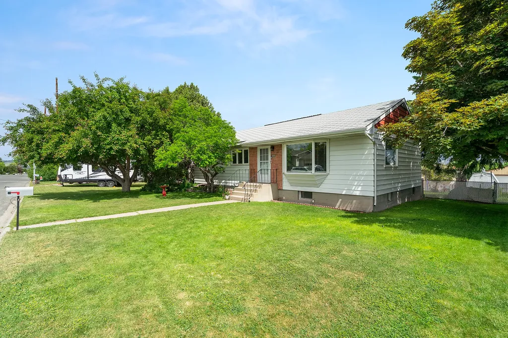1318 Peosta Avenue Helena MT 59601