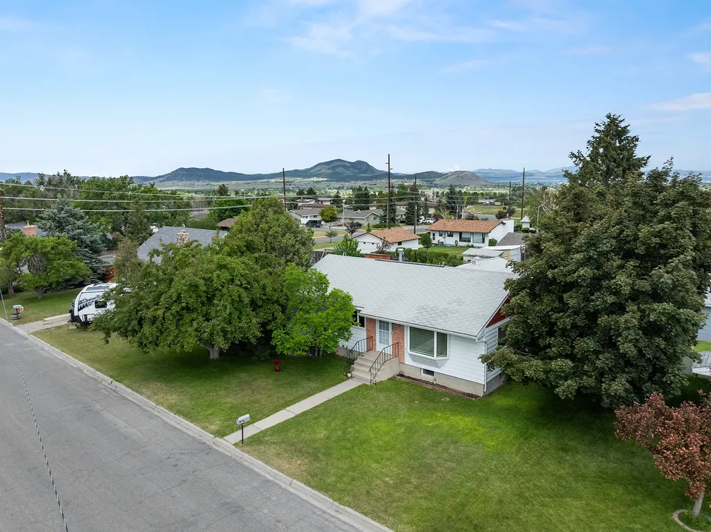 1318 Peosta Avenue Helena MT 59601