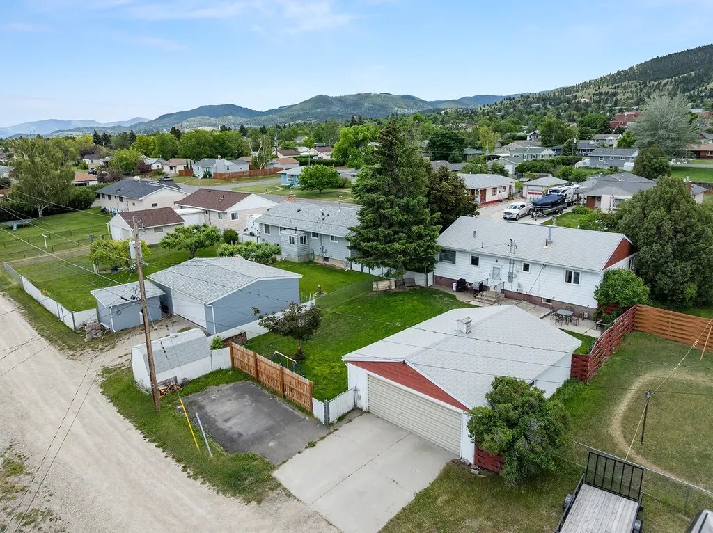 1318 Peosta Avenue Helena MT 59601