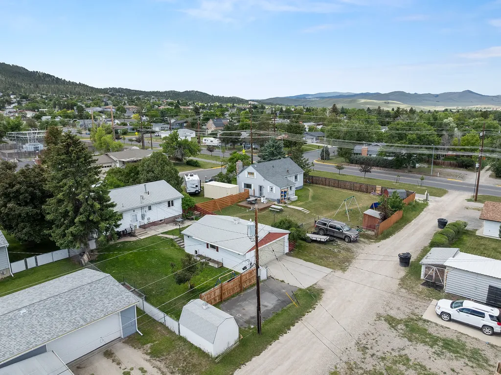 1318 Peosta Avenue Helena MT 59601