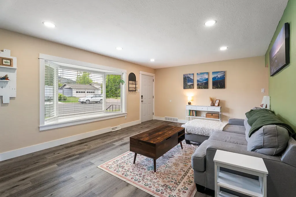1318 Peosta Avenue Helena MT 59601