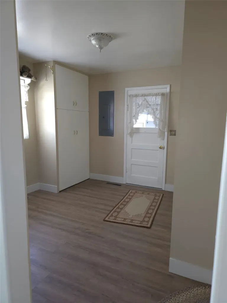 608 1st Street Hingham MT 59528