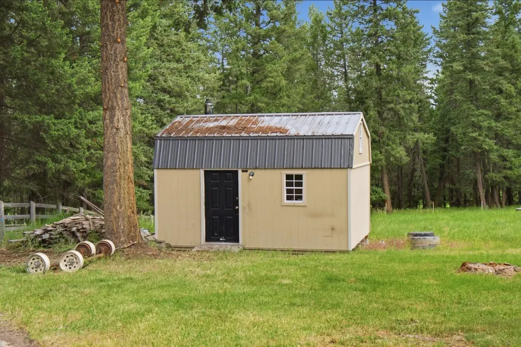 550 & 552 Browns Meadow Road Kila MT 59920