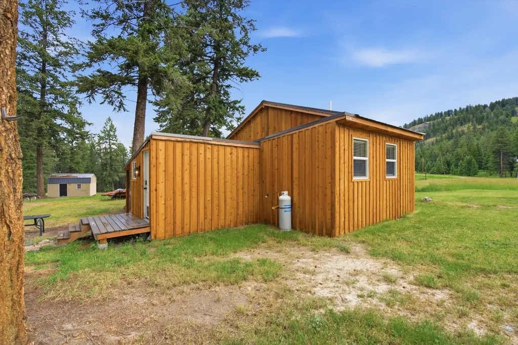 550 & 552 Browns Meadow Road Kila MT 59920