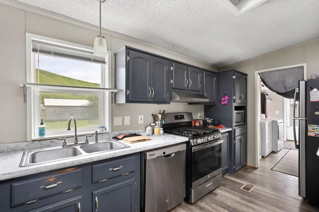 124 Broadway Avenue E Highwood MT 59450
