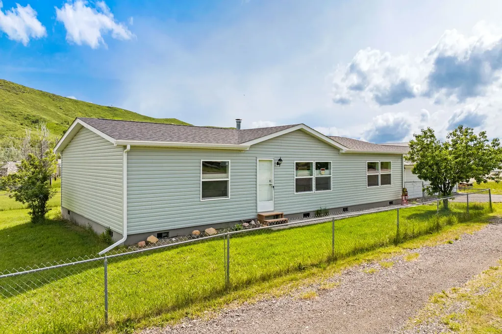 124 Broadway Avenue E Highwood MT 59450