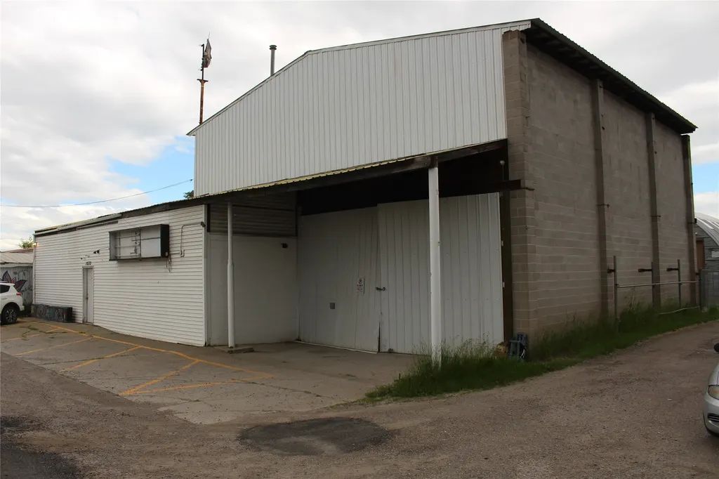 1533 Mt Highway 35 Kalispell MT 59901