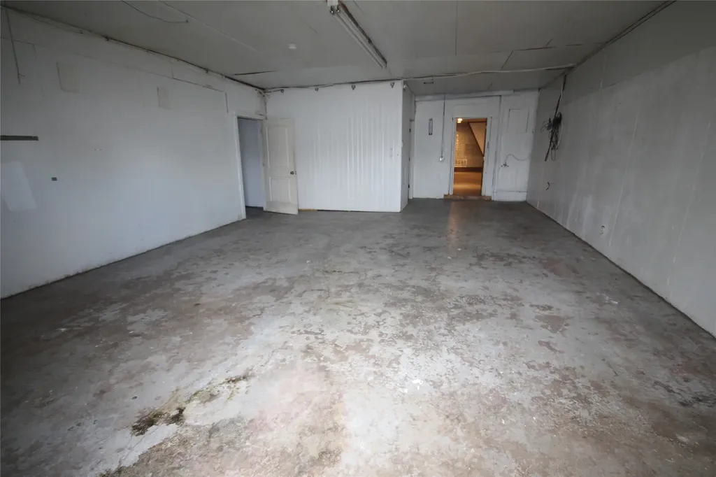 1533 Mt Highway 35 Kalispell MT 59901